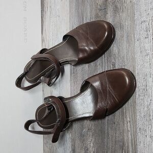 Easy Spirit shoes size 8